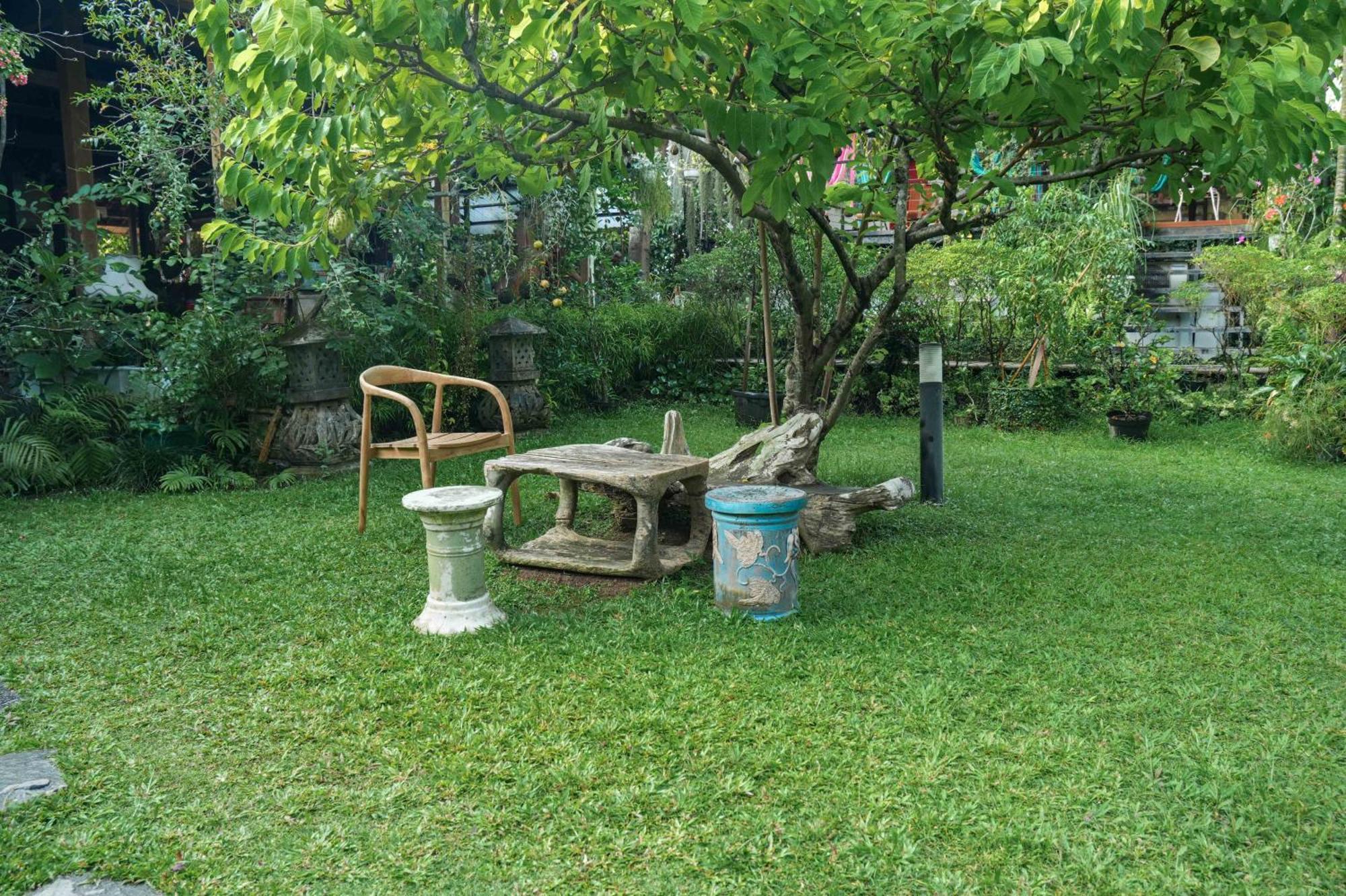 Djajanti House Bed and Breakfast Semarang Eksteriør billede