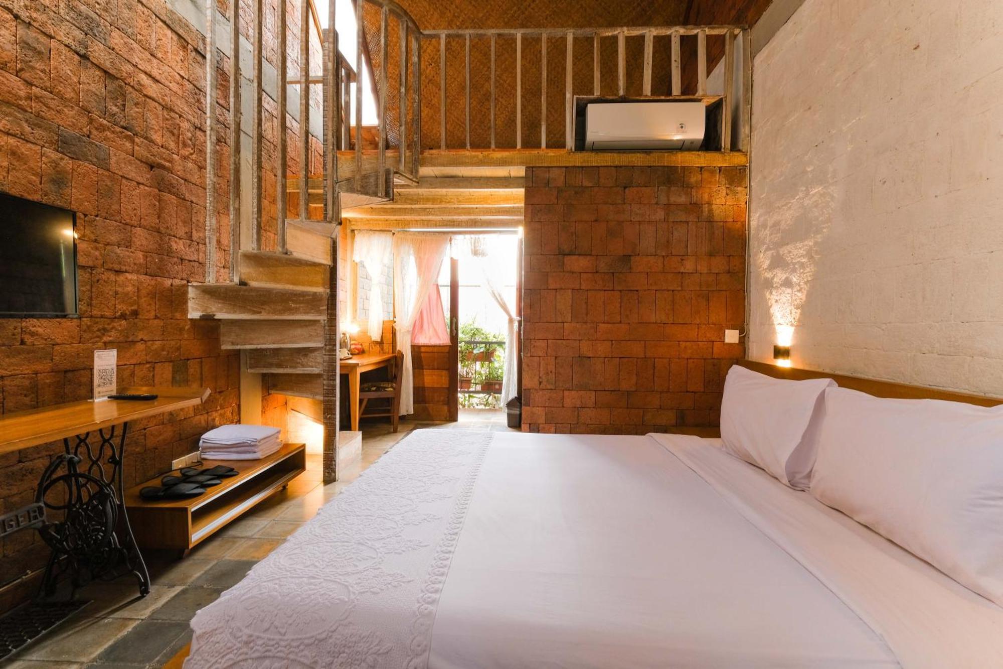 Djajanti House Bed and Breakfast Semarang Eksteriør billede