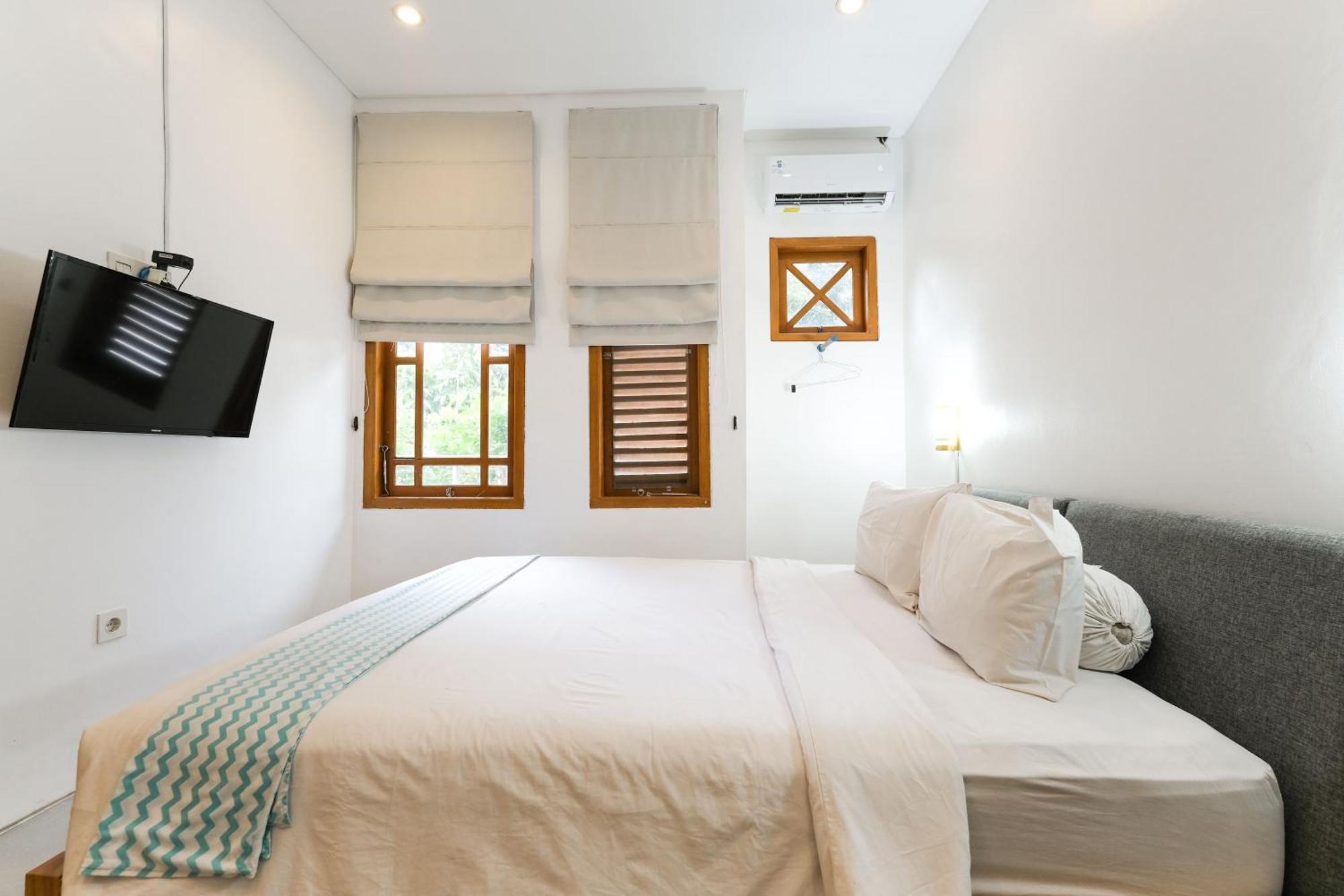 Djajanti House Bed and Breakfast Semarang Eksteriør billede